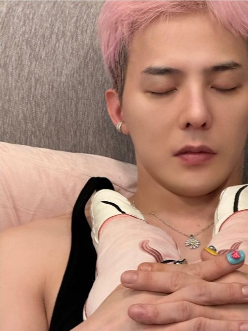 가수 지드래곤(권지용)이 열애설 이후 근황을 전하며 ‘쉼의 순간’을 보여줬다. 사진=지드래곤 SNS