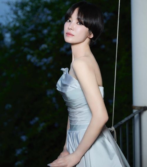 송혜교가 화보 같은 사진들을 공개했다. 사진=송혜교 SNS