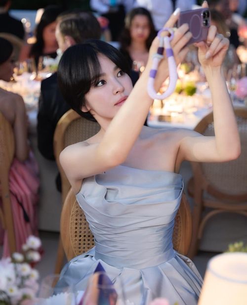 송혜교가 화보 같은 사진들을 공개했다. 사진=송혜교 SNS