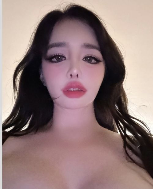 그룹 2NE1 멤버 박봄이 셀카를 공개했다. 사진=박봄 SNS