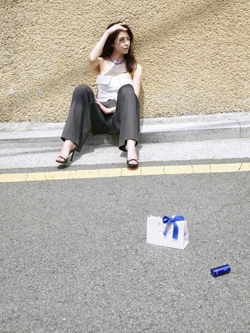 하지원이 장미꽃보다 더 눈부신 미모를 자랑했다. 사진=하지원 SNS