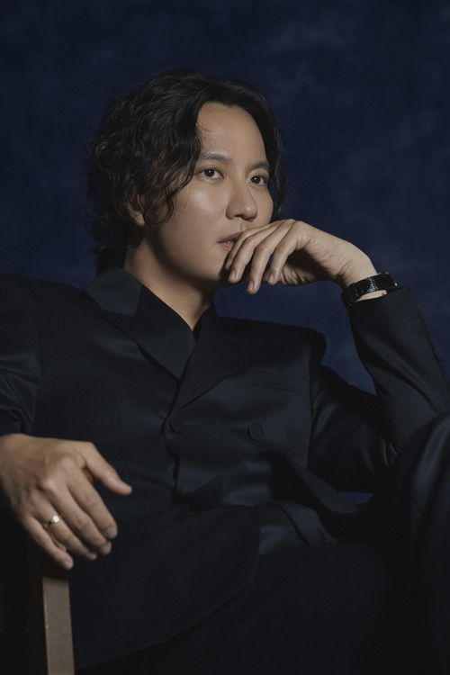 배우 김남길이 윤경호가 말이 많은 사람으로 자신을 지목한 상황에 대해 솔직한 심경을 내비쳤다. 사진=넷플릭스