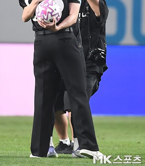 박서준이 ‘개념 시축자’의 품격을 제대로 보여줬다. 사진=천정환 기자