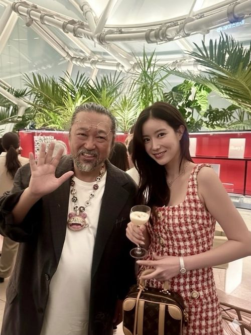 배우 임수향이 명품 브랜드 루이 비통 전시장에서 근황을 전했다. 사진=임수향 SNS