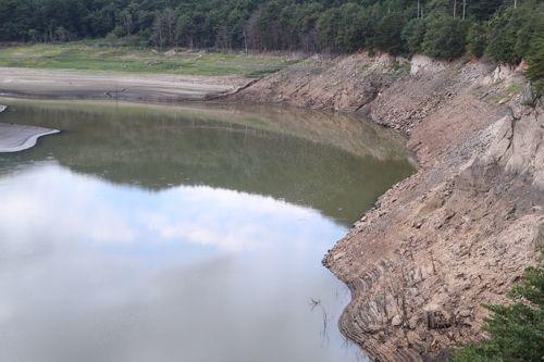 바닥드러낸 강릉 오봉저수지./연합뉴스/