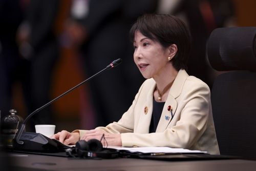 다카이치 일본 총리의 발언을 계기로 중·일 갈등이 외교·경제를 넘어 군사 분야까지 확산되고 있다. 사진은 다카이치 사나에 일본 총리. [EPA = 연합뉴스]