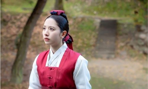 김지연은 무녀 역할을 위해 한국 무용까지 따로 배웠다고 했다. 사진lSBS