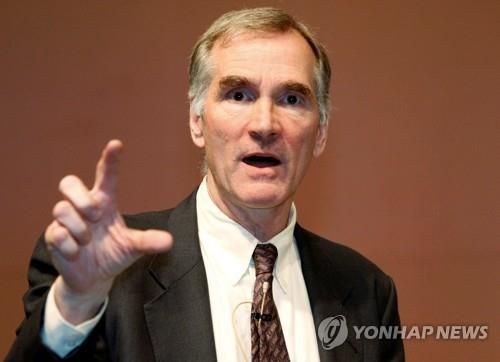 1985년 예일대 기금 운용 책임자로 영입돼 '예일 모델'을 만든 데이비드 스웬슨. 연합뉴스