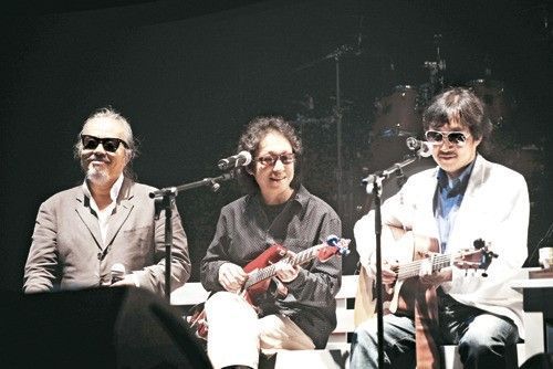 (왼쪽부터)들국화 멤버 전인권, 주찬권, 최성원. 들국화컴퍼니