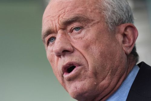 로버트 F. 케네디 주니어 미국 보건복지부 장관이 7일(현지시간) 백악관에서 기자회견을 하고 있다. AP연합뉴스