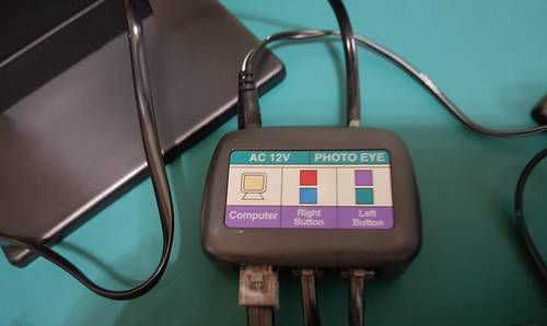 (DC 12V가 아니라 AC 12V라는 점이 특이하다)