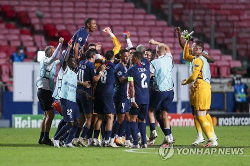 결승 진출 자축하는 PSG[EPA=연합뉴스]