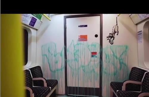 런던 지하철에 스프레이 등을 이용한 작품을 남긴 뱅크시 [뱅크시 인스타그램 캡처. 재판매 및 DB 금지]