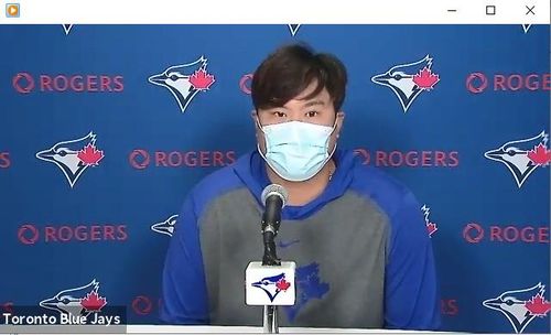 경기 후 화상 인터뷰하는 류현진 [MLB 프레스박스 화상 인터뷰 캡처. 재판매 및 DB 금지]