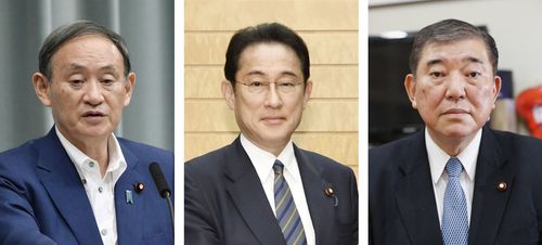 사실상 일본의 차기 총리를 결정하는 집권 자민당 총재 선거 출마가 예상되는 스가 요시히데(菅義偉·왼쪽) 관방장관, 기시다 후미오(岸田文雄·가운데) 자민당 정조회장, 이시바 시게루(石破茂) 전 자민당 간사장. [교도=연합뉴스 자료사진]