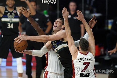 밀워키와 마이애미 선수들 경기 모습[AP=연합뉴스 자료사진]