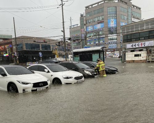 양산 삼호동 주차장 침수[경남소방본부 제공. 재판매 및 DB 금지]