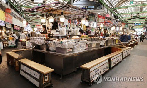 썰렁한 광장시장10일 서울 광장시장이 썰렁한 모습이다. [연합뉴스 자료사진]
