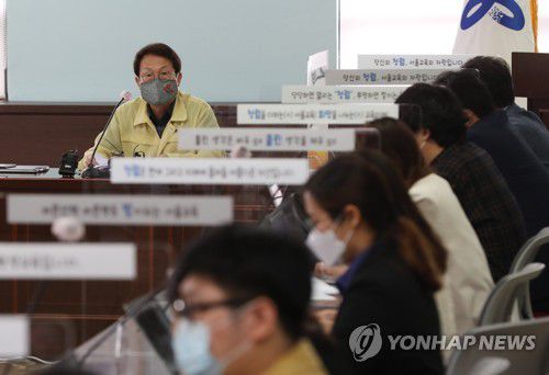 조희연, 출입 기자단과 차담회(서울=연합뉴스) 이정훈 기자 = 조희연 서울시교육감이 16일 오전 서울 종로구 교육청에서 열린 기자단과의 차담회에서 발언하고 있다. 2020.9.16 uwg806@yna.co.kr