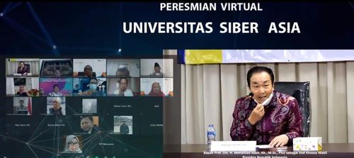 '아시아사이버대학교' 개교식에서 발언하는 조장연 총장[자카르타=연합뉴스]