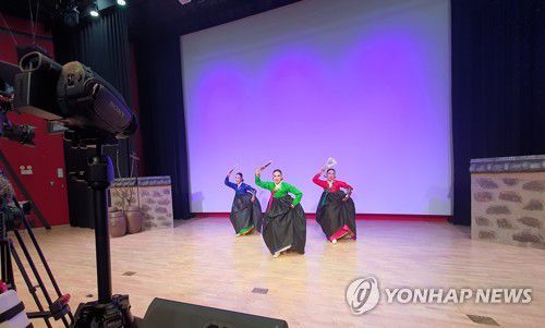 유튜브로 중계되는 광주 국악 상설공연[광주문화예술회관 제공. 재판매 및 DB 금지]