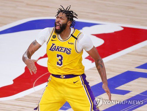 환호하는 앤서니 데이비스[게티이미지/AFP=연합뉴스]