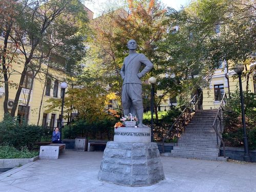 할리우드 배우 율 브리너의 동상.[연합뉴스 김형우 촬영]