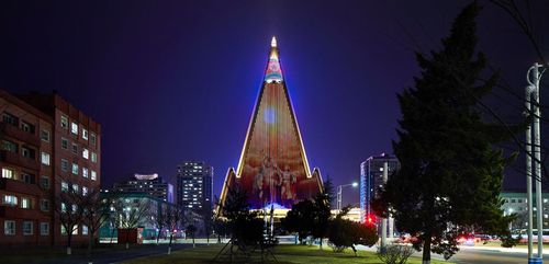 '평양의 호텔들' 책에 실린 사진[출처='평양의 호텔들' 웹사이트 캡처]