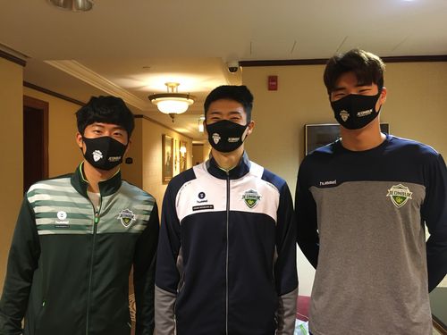 전북 합류한 23세 이하 대표들. 왼쪽부터 이수빈, 조규성, 송범근[전북 현대 제공. 재판매 및 DB 금지]