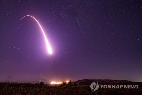 작년 10월 미국의 ICBM 시험발사 장면[AP=연합뉴스]