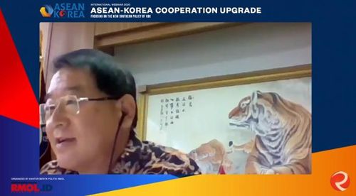 한-아세안 웨비나에서 발표하는 안선근 국립이슬람대 교수[자카르타=연합뉴스]