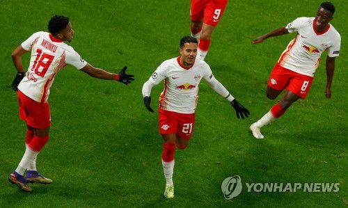 골 세리머니 하는 라이프치히의 저스틴 클라위버르트.(AFP=연합뉴스)