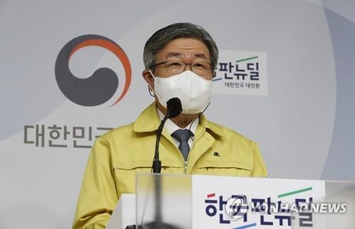 브리핑하는 이재갑 고용노동부 장관[연합뉴스 자료사진]