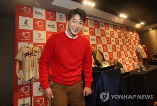 '성공적 데뷔 시즌' 기자회견 마친 김광현[연합뉴스 자료사진]