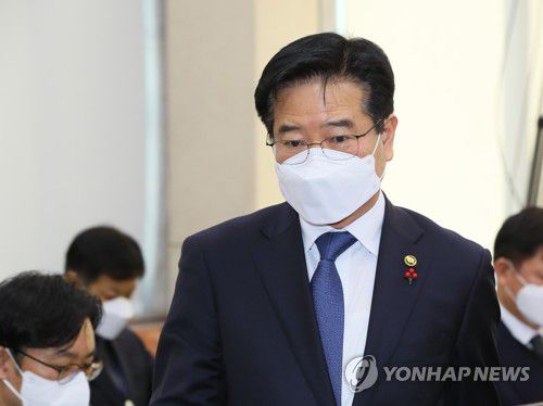 '정인이 사건' 관련 행안위 출석한 김창룡 경찰청장(서울=연합뉴스) 진성철 기자 = 2021.1.7 zjin@yna.co.kr