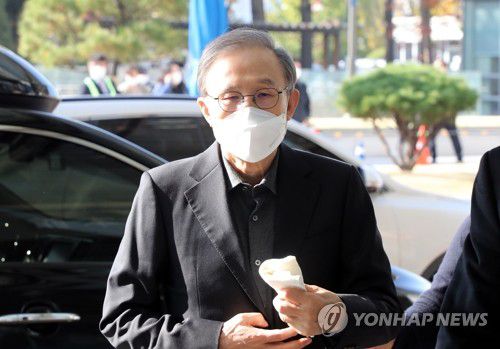 이명박 전 대통령, 진료 위해 서울대병원 방문[연합뉴스 자료사진]