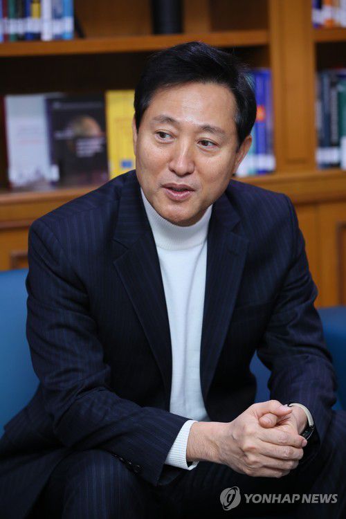 서울시장에 출마한 국민의힘 오세훈 전 시장(서울=연합뉴스) 진성철 기자 = 4월 서울시장 보궐선거에 출마한 국민의힘 오세훈 전 서울시장이 국회 의원회관에서 연합뉴스와 인터뷰하고 있다. 2021.1.20 zjin@yna.co.kr