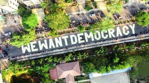 "우리는 민주주의를 원한다"[트위터 @KYAWKYAWTHU16. 재판매 및 DB 금지]