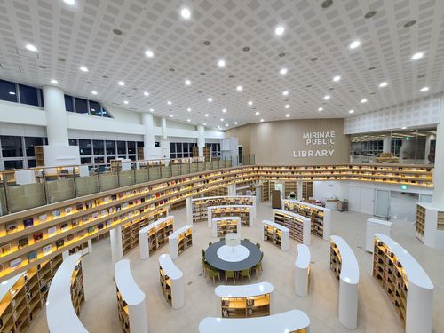 원주혁신도시 미리내도서관(원주=연합뉴스) 원주혁신도시 내 미리내도서관이 개관 준비를 마치고 오는 3월 2일부터 임시 운영에 들어간다. 사진은 내부 자료실 모습. 2021.2.17 [원주시 제공·재판매 및 DB 금지]