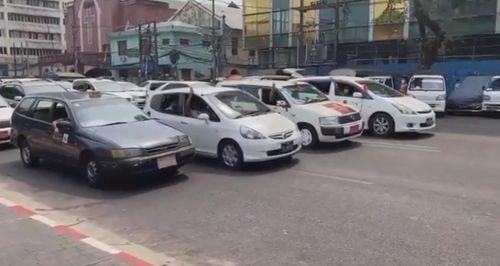 '저속 운행 시위'에 동참한 차량들 모습. 2021.2.18[트위터 캡처. 재판매 및 DB 금지]