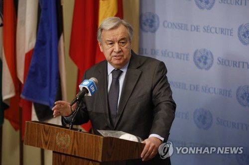 '시리아 내전 10주년' 국제사회 지원 호소하는 유엔 사무총장(유엔본부 신화=연합뉴스) 안토니우 구테흐스 유엔사무총장이 10일(현지시간) 미국 뉴욕 유엔본부에서 시리아 내전 10주년을 맞아 기자회견을 하고 있다. 구테흐스 사무총장은 시리아가 내전 이후 파괴와 유혈 사태에서 벗어나지 못하고 있다며 국제사회가 모든 시리아인에게 인도주의적 구호의 손길을 내밀 것을 촉구했다. sungok@yna.co.kr