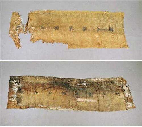 구성이씨 묘(왼쪽)와 여흥이씨 묘에서 나온 명정[문화재청 제공, 재판매 및 DB 금지]