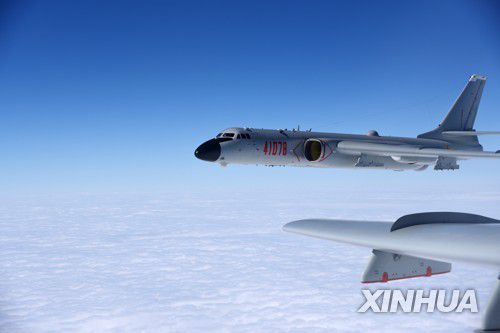 중국의 H-6K 폭격기 [신화=연합뉴스 자료사진]