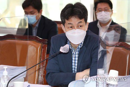 발언하는 민주당 윤건영 의원[연합뉴스 자료사진]