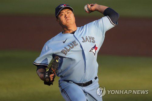 류현진, MLB 60승(더니든[미국 플로리다주] AP=연합뉴스) 토론토 블루제이스 1선발 류현진이 14일(한국시간) 미국 플로리다주 더니든의 TD볼파크에서 열린 2021 미국 프로야구 메이저리그 뉴욕 양키스와의 홈경기에 선발 등판해 역투하고 있다.