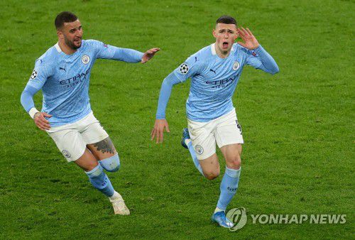 필 포든(오른쪽)의 골 세리머니[EPA=연합뉴스]