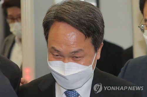 진옥동 신한은행장, 금감원 제재심 출석[연합뉴스 자료사진]