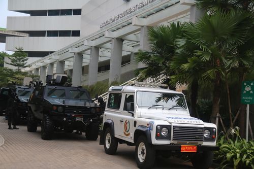 미얀마 군부 수장 참석, 아세안 정상회의장 삼엄한 경비(자카르타=연합뉴스) 성혜미 특파원 = 아세안 사무국 청사에 배치된 장갑차량 등. 2021.4.24 noanoa@yna.co.kr