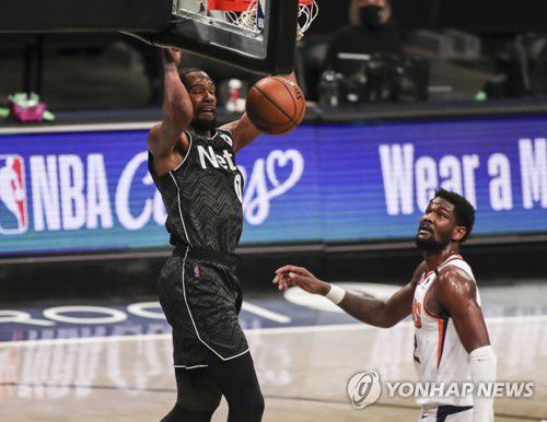 케빈 듀랜트(왼쪽) '덩크!'[USA TODAY Sports=연합뉴스]