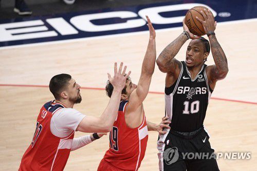 샌안토니오의 더마 더로전(10번)[AP=연합뉴스]